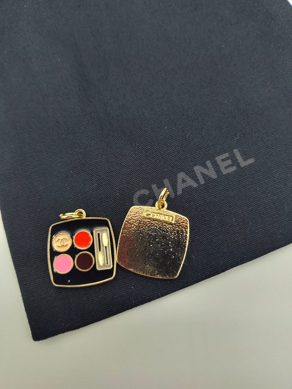 CHANEL Vintage Makeup Palette Zipper Pull Charms Gold Black Enamel Pair EUC